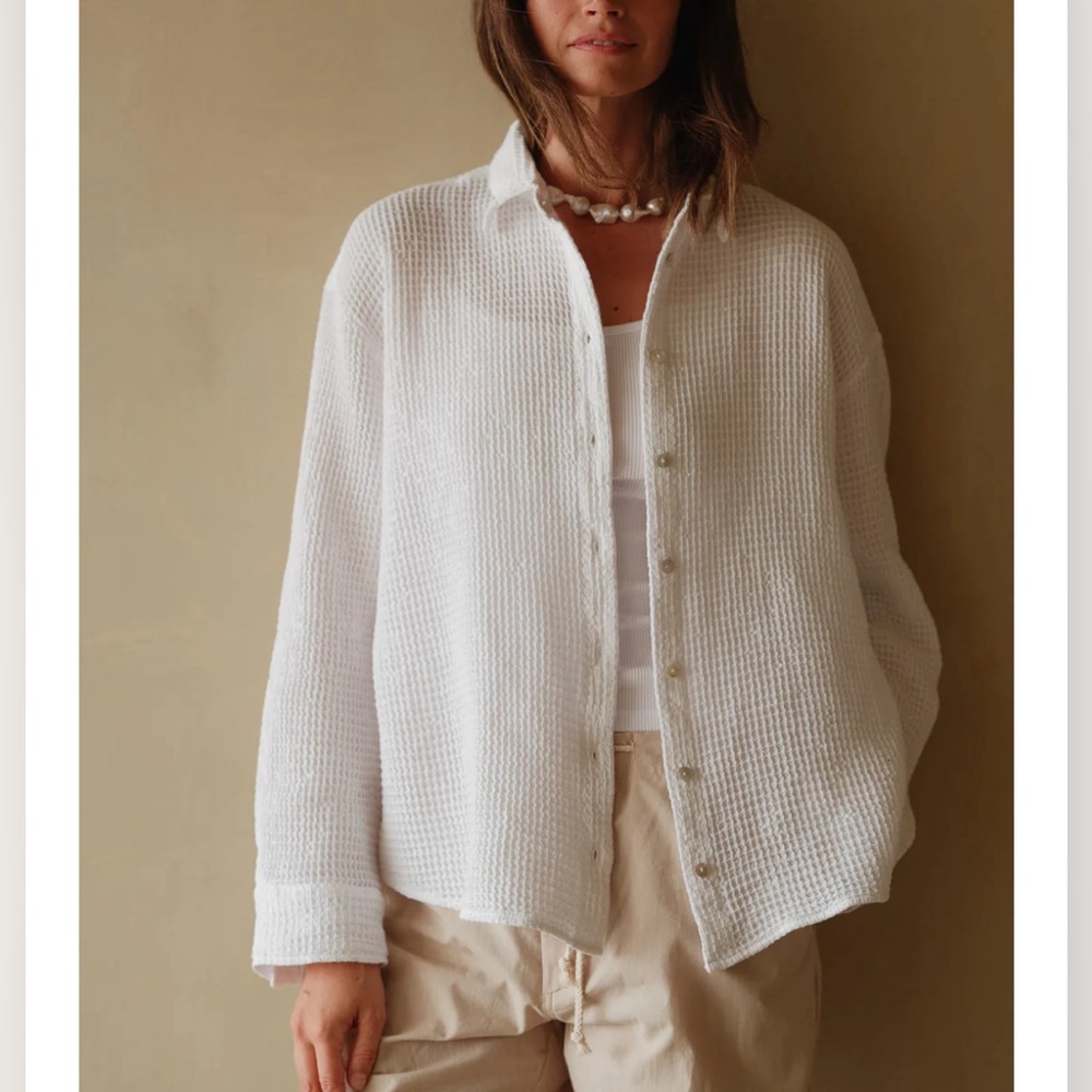 Donni Waffle Button Down in Powder